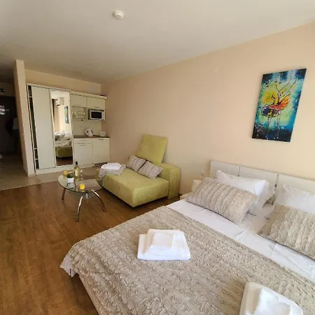 Privet In Premier アパート